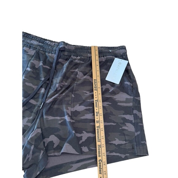 NEW Athleta Women Farallon Camo Active Elastic Waist‎ Shorts Black Olive Size 26 - Picture 6 of 8